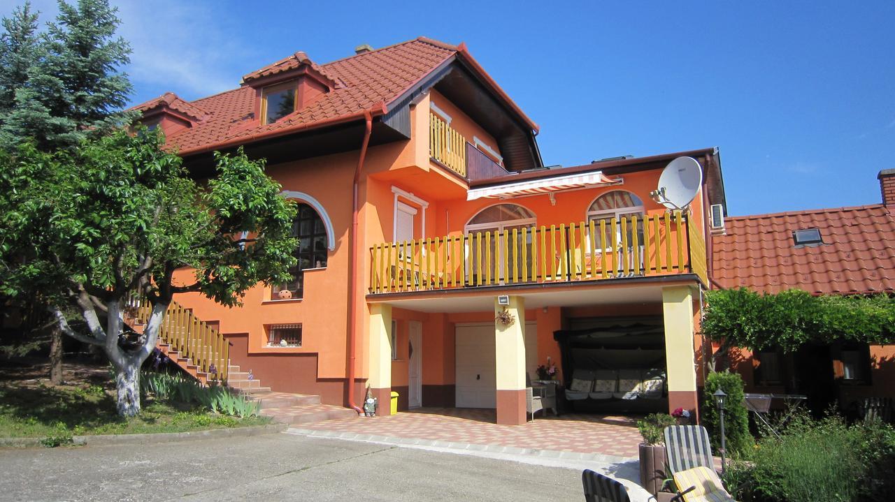 Villa Alexandr Alsopahok Exterior photo